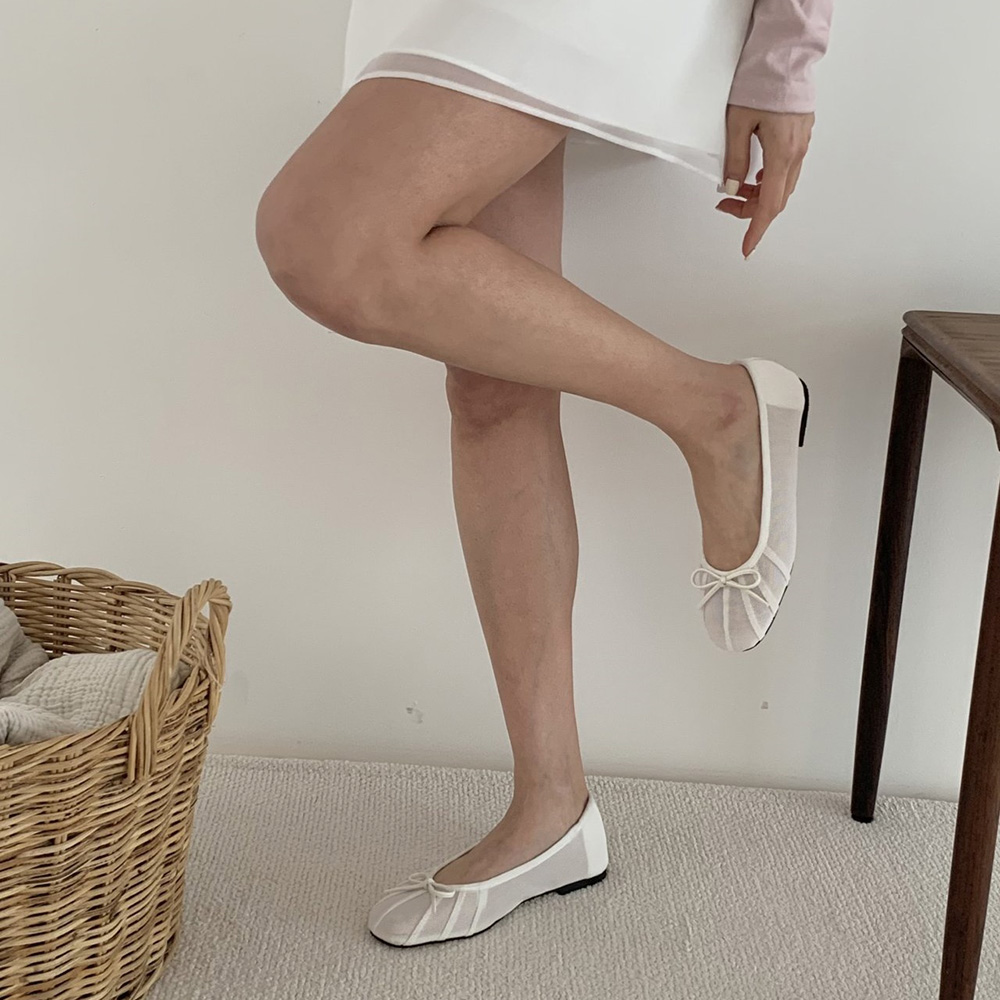 메쉬 망사 시스루 리본 셔링 여자플랫슈즈 쿠션플랫 | 바이모구 BY MOGU - 트렌디한 여자 신발 쇼핑몰