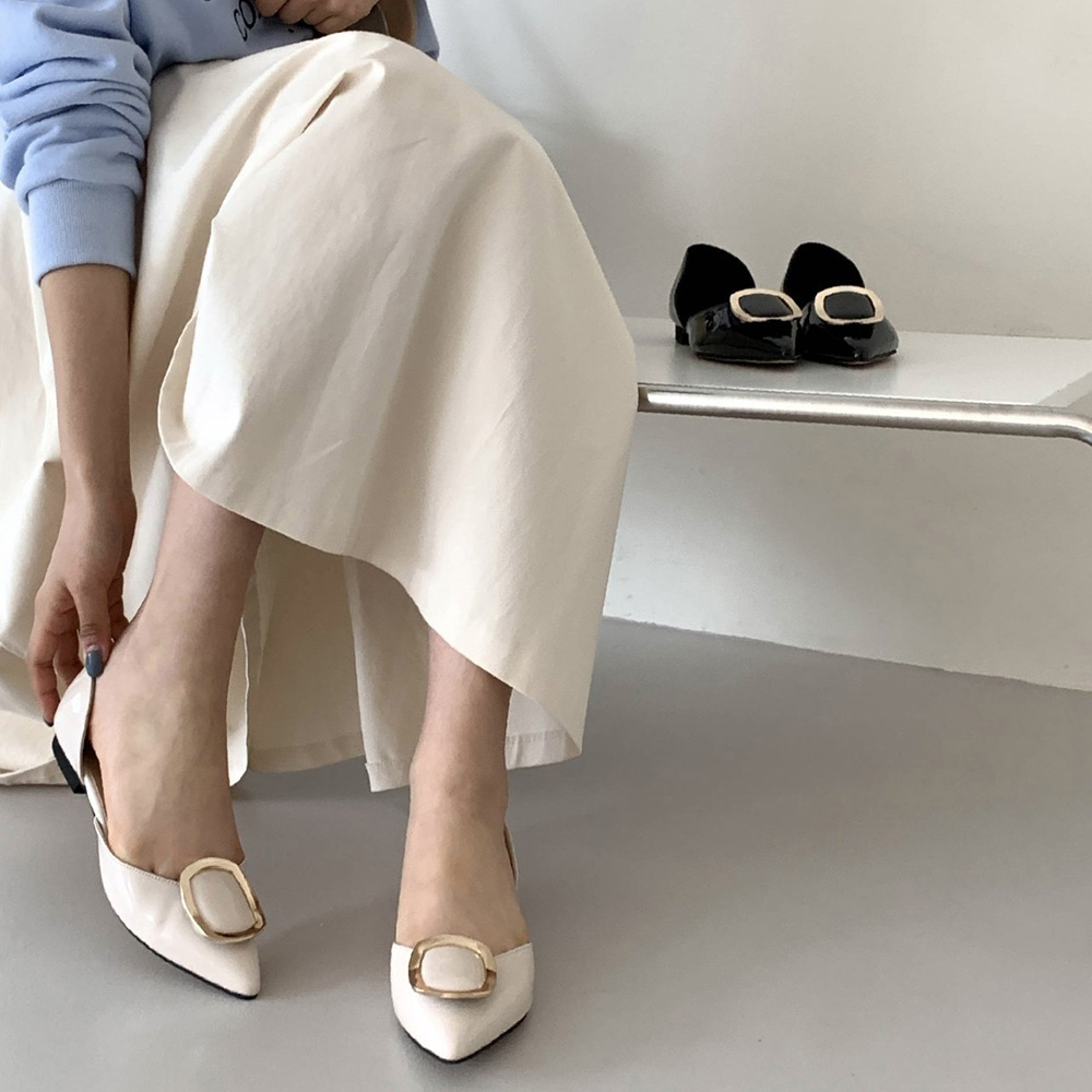 에나멜 뾰족코 플랫슈즈 금속 버클 장식 발편한 스틸레토 단화 로퍼 | 바이모구 BY MOGU - 트렌디한 여자 신발 쇼핑몰