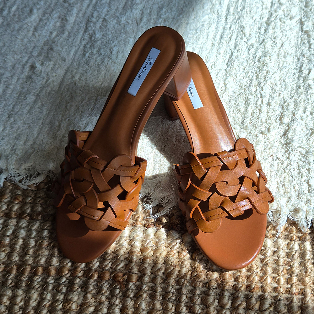 천연가죽 슬리퍼힐 5cm 미들굽 위빙 뮬 샌들 발편한 샌들 | 바이모구 BY MOGU - 트렌디한 여자 신발 쇼핑몰